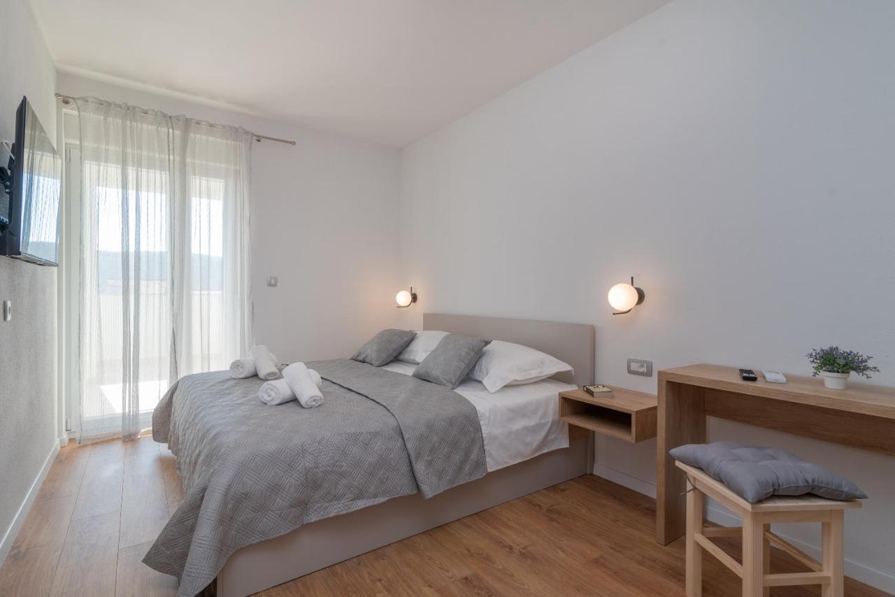 Olea Apartments Trogir Bagian luar foto