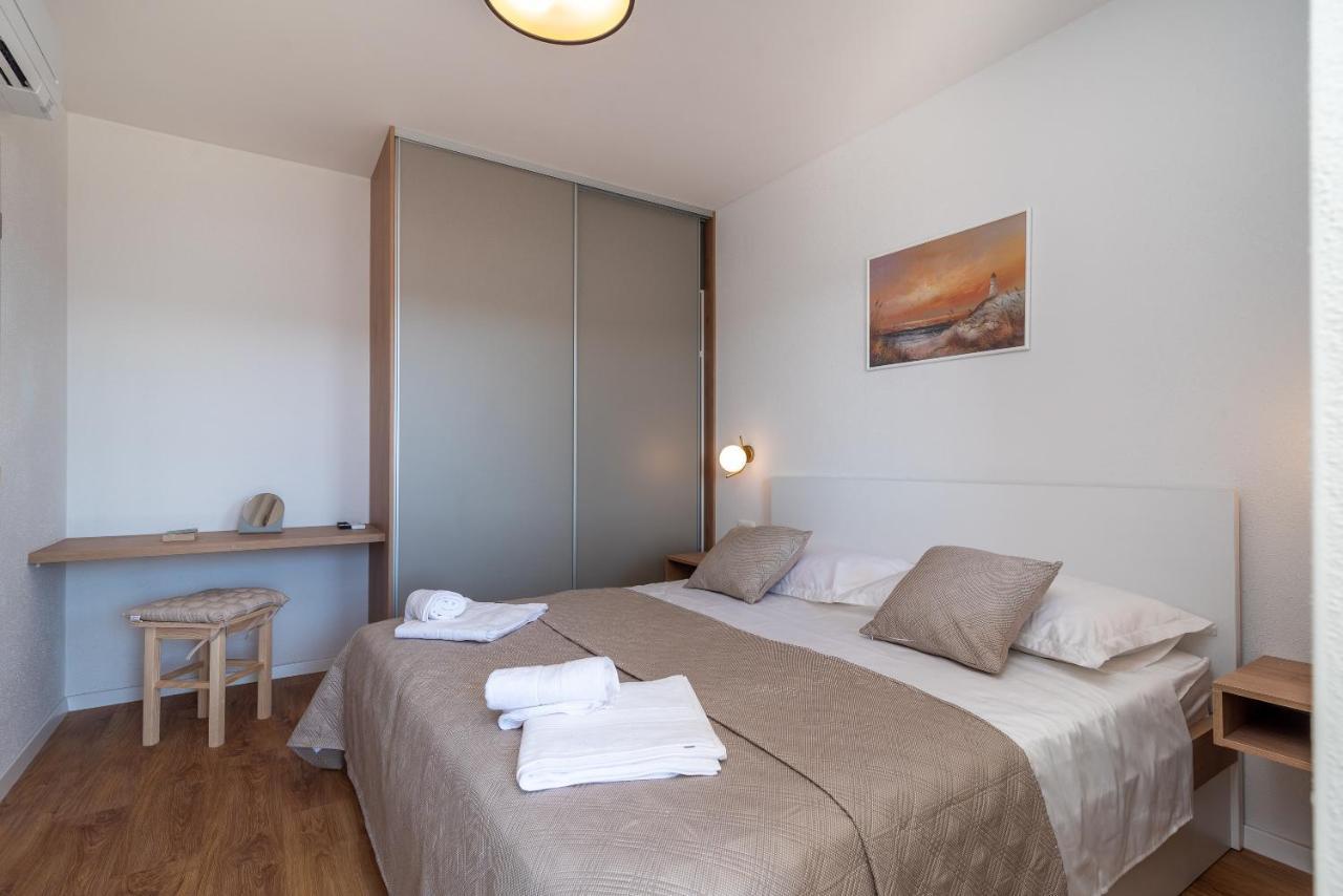 Olea Apartments Trogir Bagian luar foto