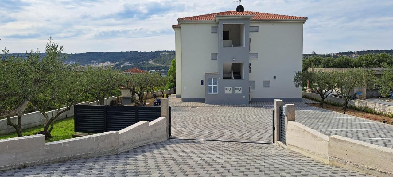 Olea Apartments Trogir Bagian luar foto