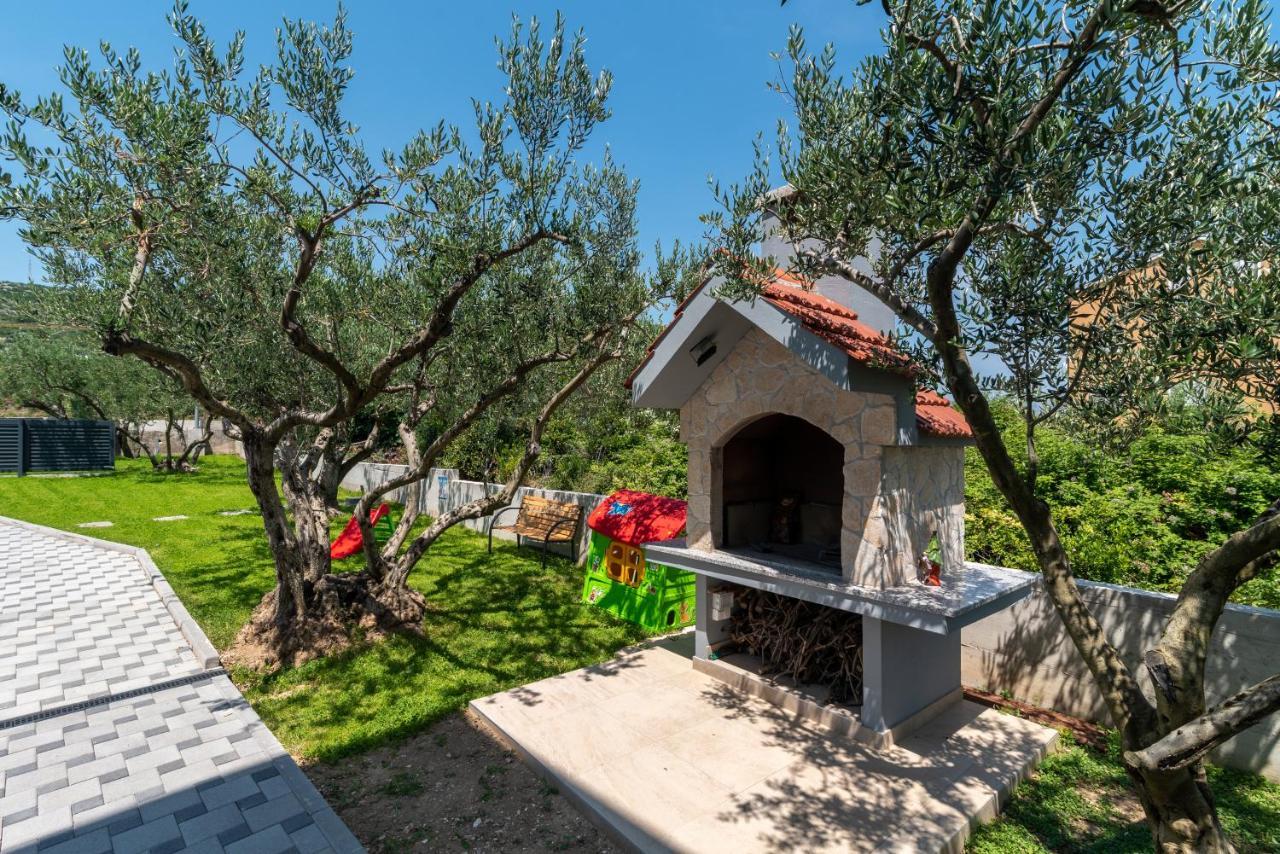 Olea Apartments Trogir Bagian luar foto